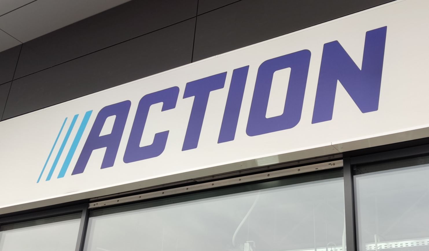 Action ostrzega: ta zabawka może stanowić zagrożenie dla najmłodszych