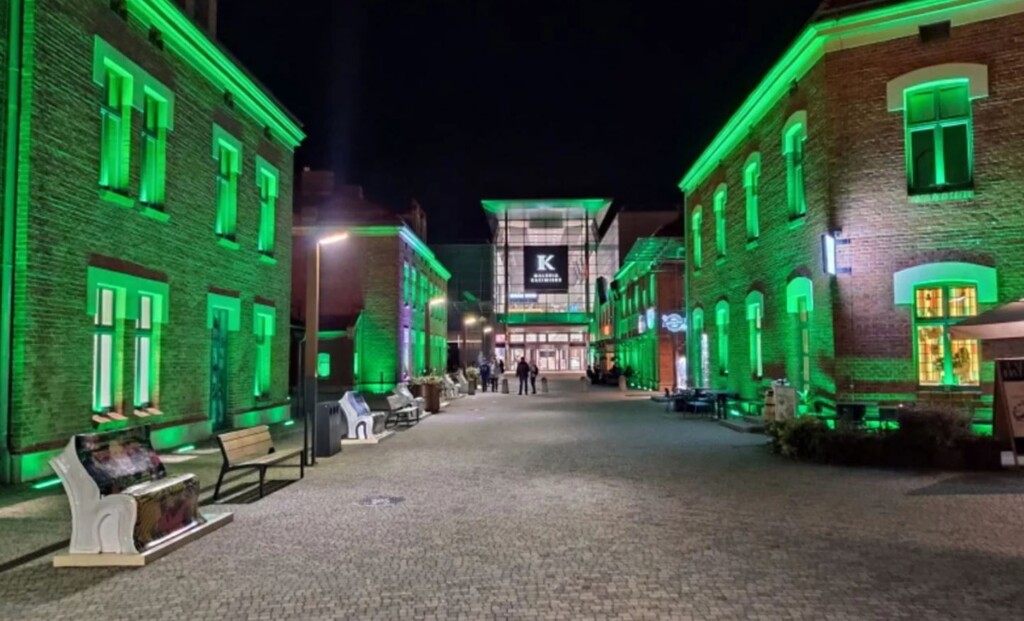Na placu przed Galerią Kazimierz pojawi się kino plenerowe. Wstęp bezpłatny [REPERTUAR]