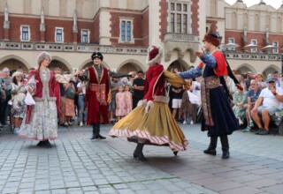 "Polonez z "Pana Tadeusza" na Rynku Głównym w Krakowie"