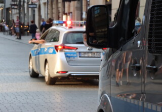 "Radiowóz policji"