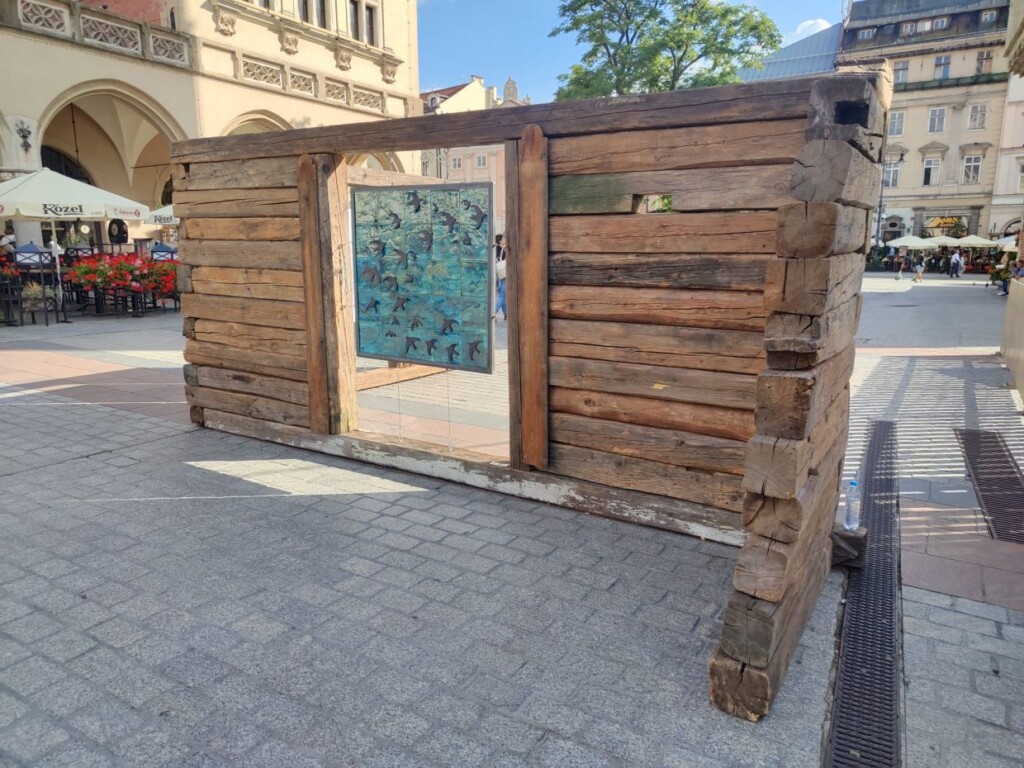 Na Rynku Głównym ustawiono wyjątkową instalację [ZDJĘCIA]