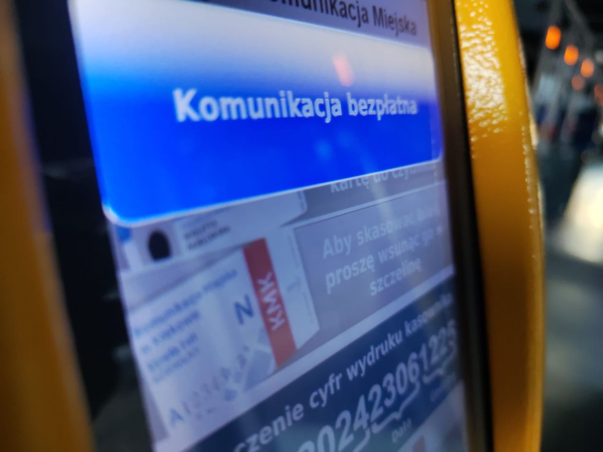 Wyłączono kasowniki w krakowskiej komunikacji miejskiej. Bezpłatne przejazdy