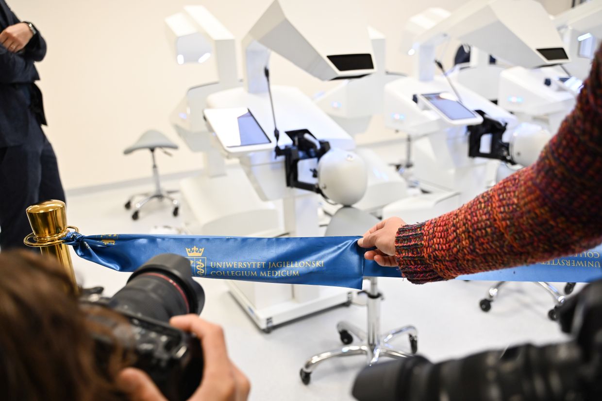 Nowoczesne symulatory dla przyszłych dentystów. Jedyne w Polsce! [ZDJECIA]