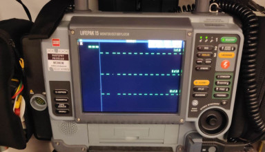 "Wnętrze karetki pogotowia"