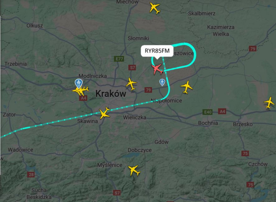 Uwaga podróżni! Poważne zakłócenia na Kraków Airport – są przekierowania