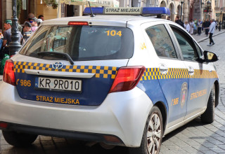 "Radiowóz straży miejskiej w Krakowie"