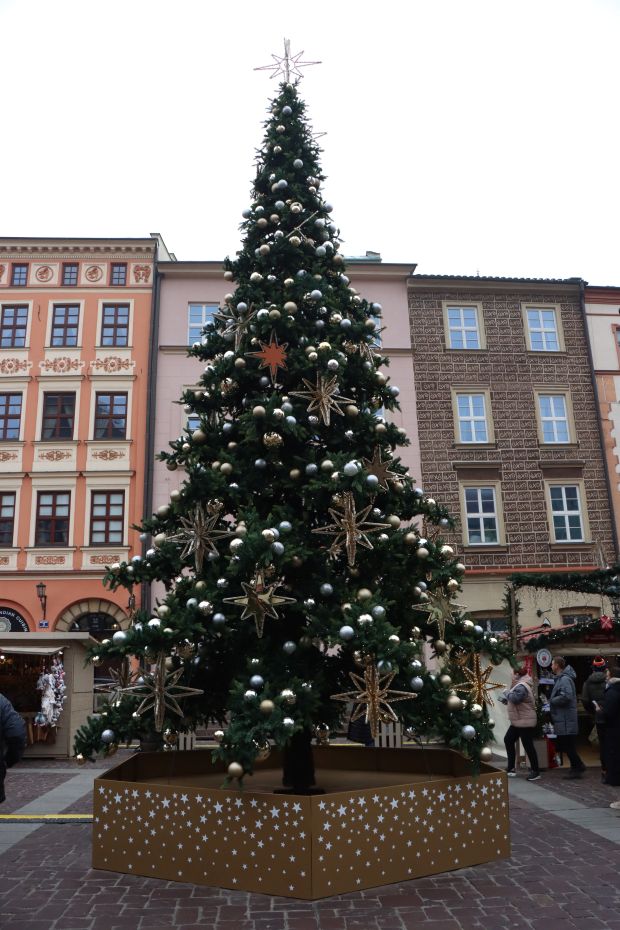 Nowy Kiermasz Bożonarodzeniowy na Małym Rynku wystartował [ZDJĘCIA]