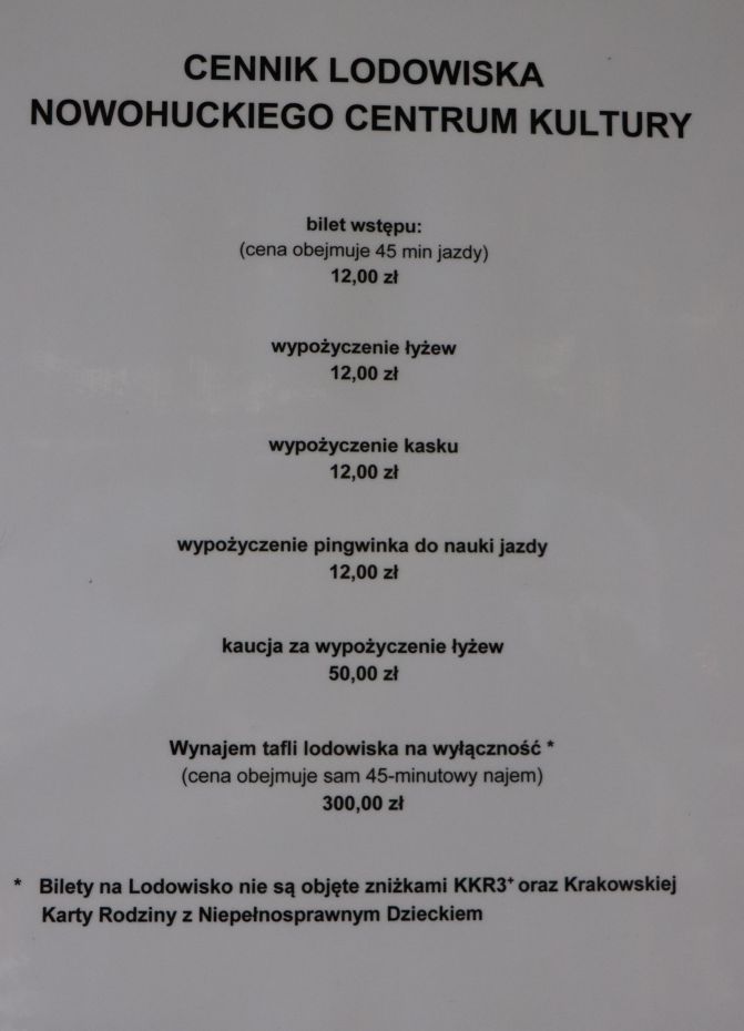 Lodowisko przed NCK już otwarte [ZDJĘCIA]