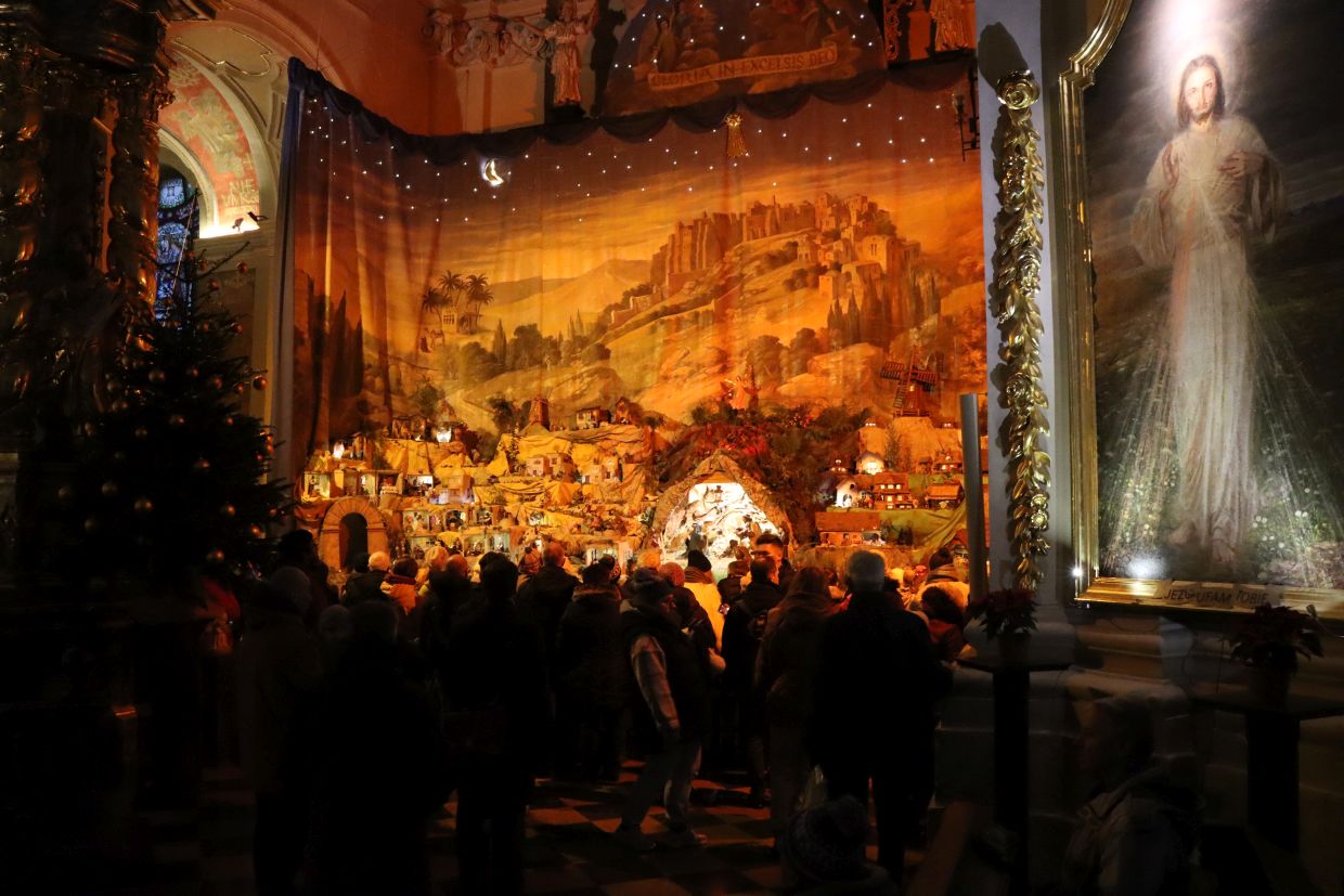 Zachwyca co roku. Ruchoma szopka znów przyciąga tłumy [ZDJĘCIA]