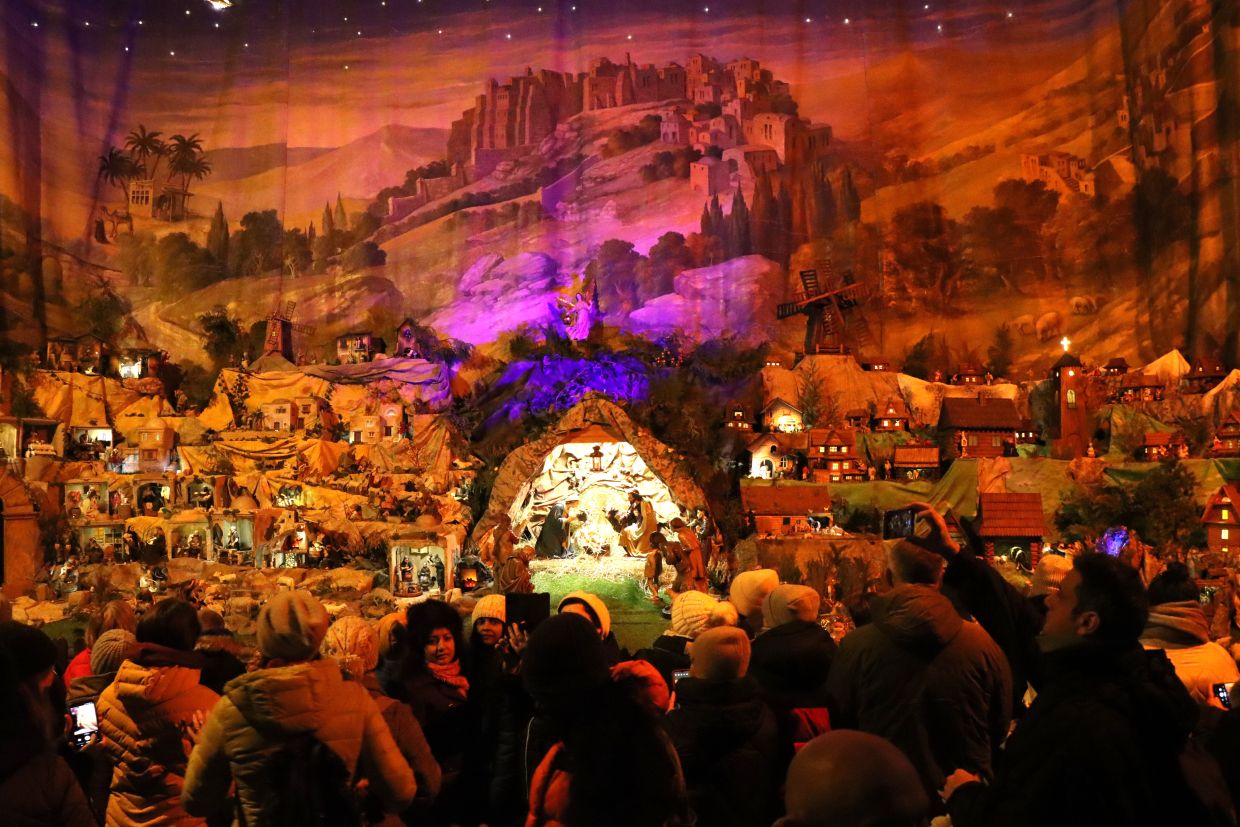 Zachwyca co roku. Ruchoma szopka znów przyciąga tłumy [ZDJĘCIA]