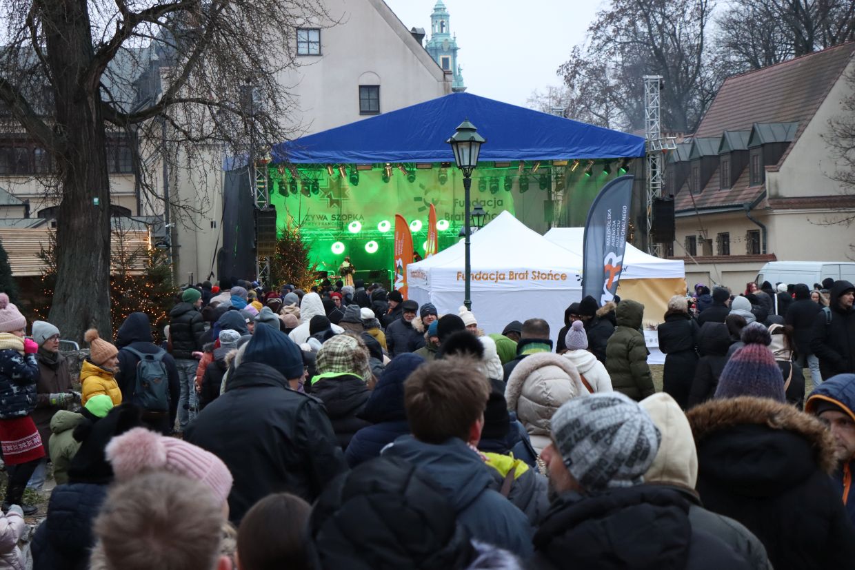 Ogromne zainteresowanie Żywą Szopką na Franciszkańskiej [ZDJĘCIA]
