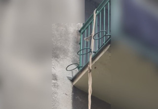 "Mężczyzna uciekł przez balkon"