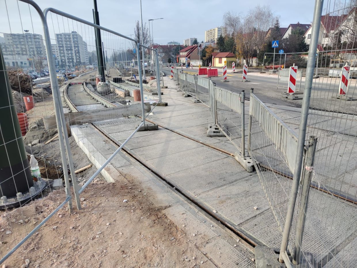 Tory tramwajowe przeszły przez ul. Dobrego Pasterza [ZDJĘCIA]