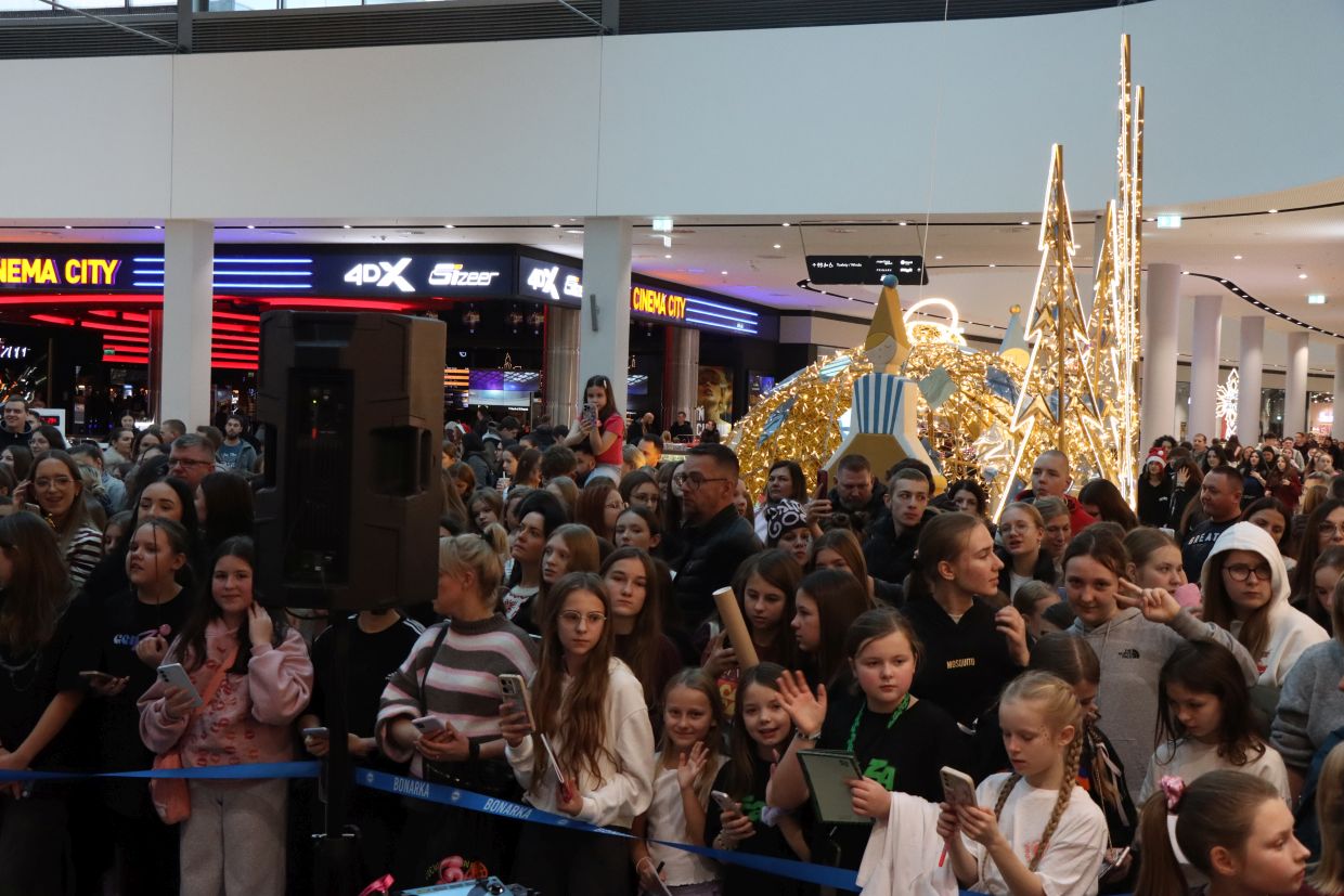 Tłumy w Bonarce na otwarciu sklepu Ekipy INFLUCENTER [ZDJĘCIA]