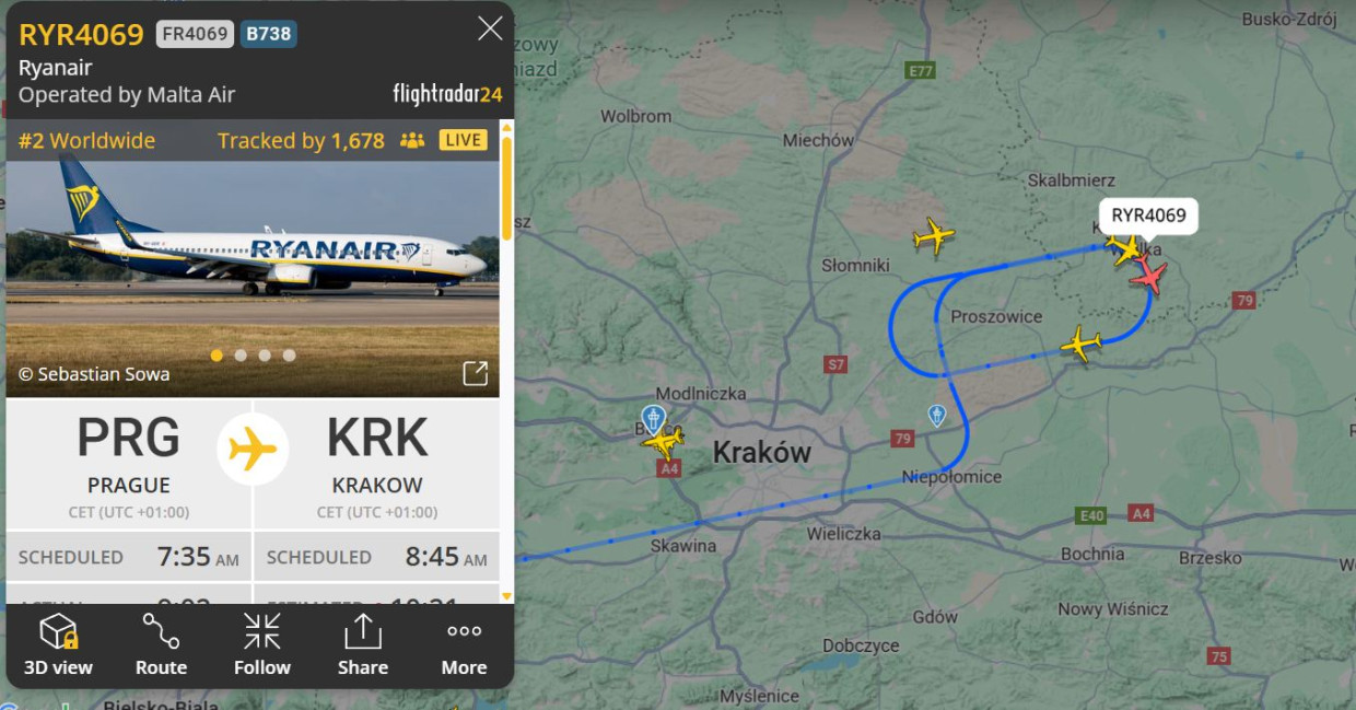 Problemy na Balicach od rana. Mgła zmieniła plany wielu podróżnych