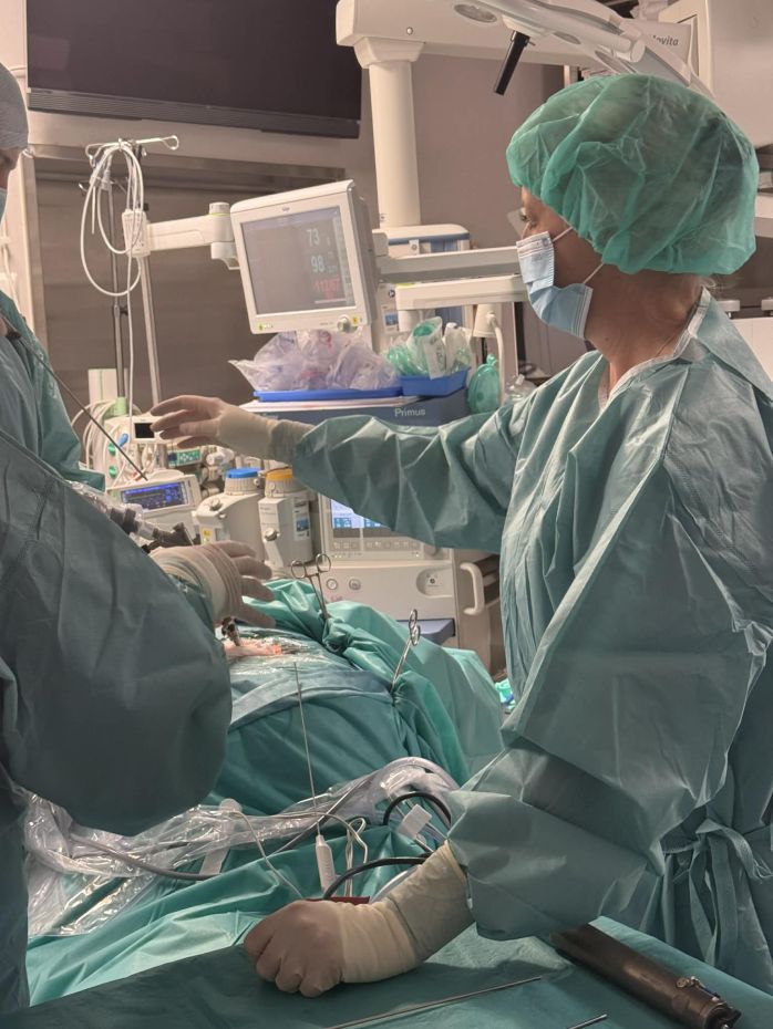 Nacięcie wielkości ziarenka – ogromna ulga. Szpital wojskowy w Krakowie wykonał pierwsze takie zabiegi