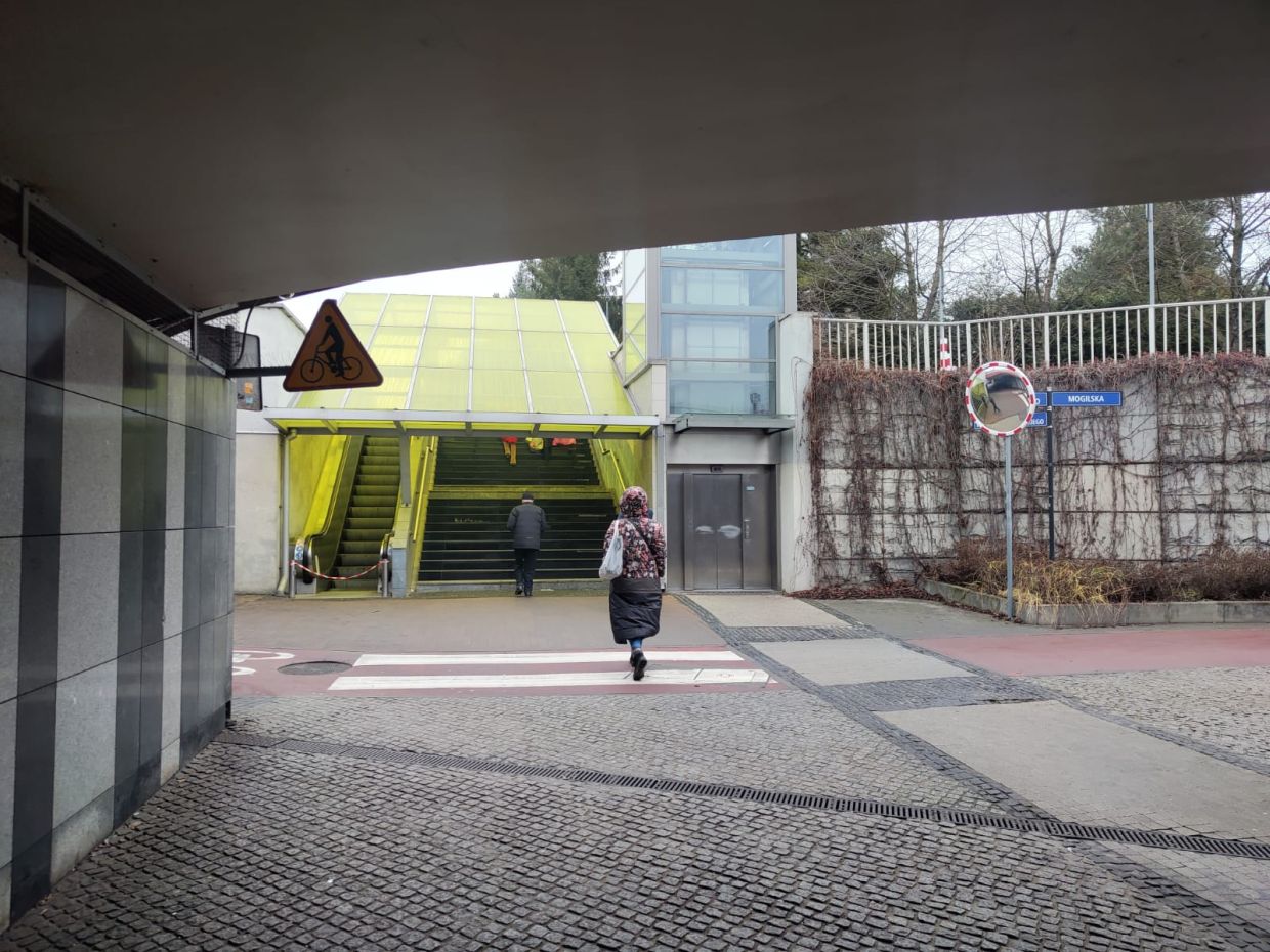 Kolejna awaria schodów na rondzie Mogilskim. Mamy odpowiedź ZDMK