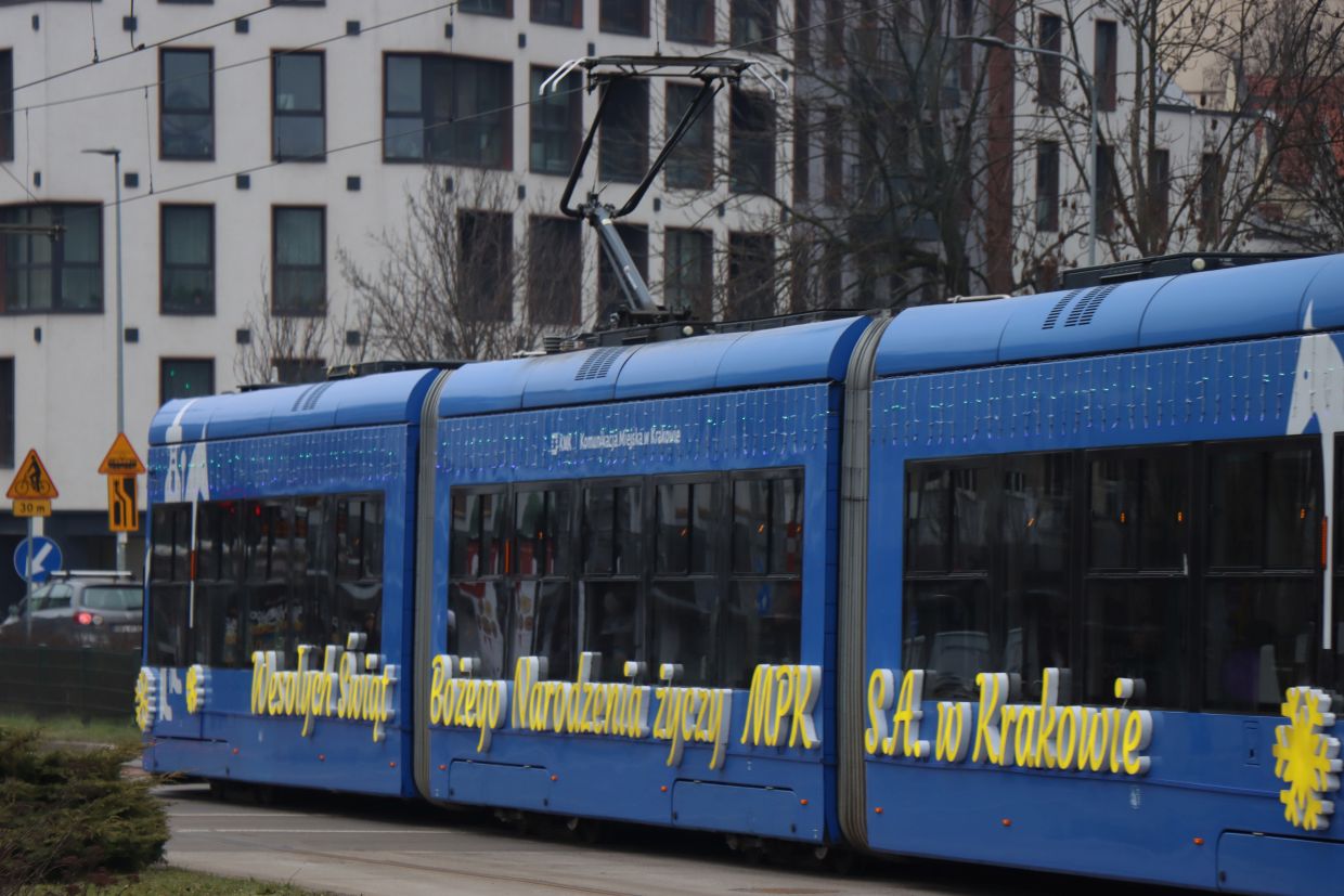 Komunikacja miejska w Wigilię. Tak kursują tramwaje i autobusy [INFORMATOR]