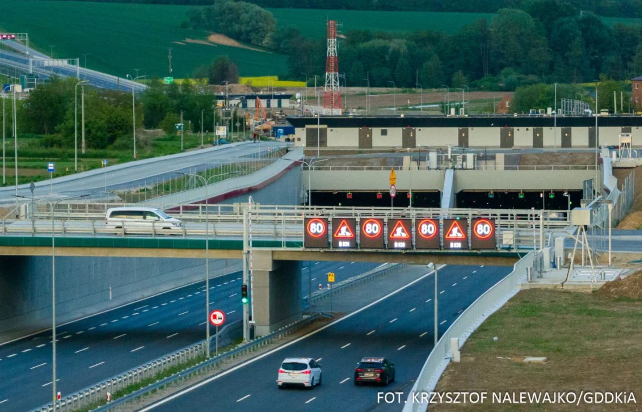 Odcinkowy pomiar prędkości w tunelu w Zielonkach. System ruszy 23 grudnia