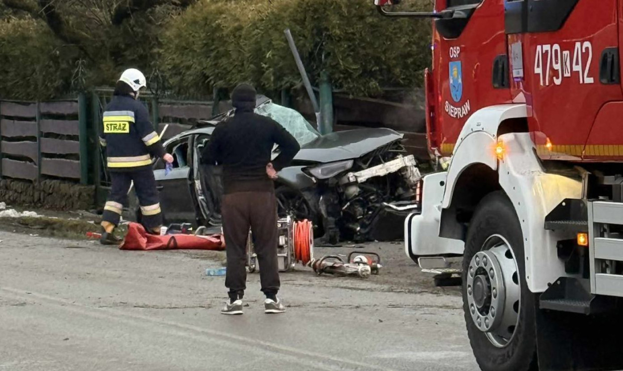 Siepraw. Nie żyje 21-letni mężczyzna, 17-latka zabrana śmigłowcem LPR