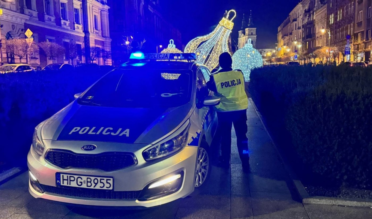 Sylwester w Krakowie: setki interwencji policji. Awantura w Nowej Hucie i zatrzymania