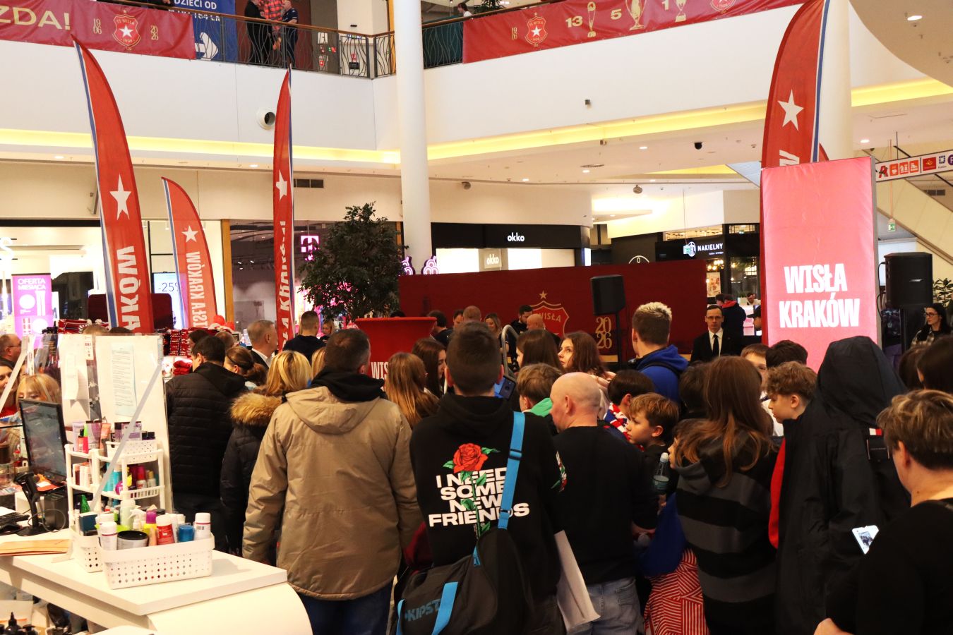 Tłumy fanów na spotkaniu Wisły Kraków w Galerii Bronowice [ZDJĘCIA]
