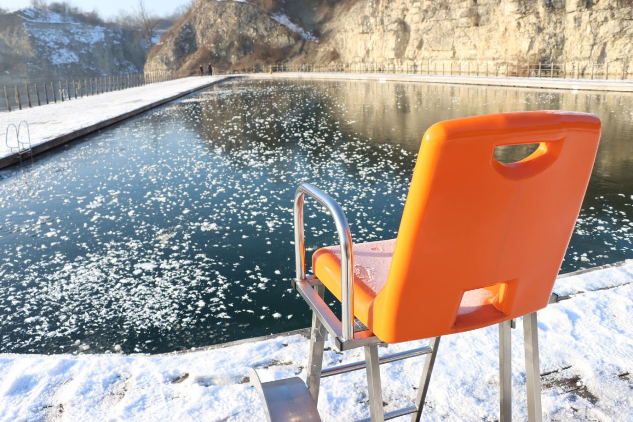 Zimowy Zakrzówek bez tłumów. Spokojna odsłona popularnego miejsca [ZDJĘCIA]