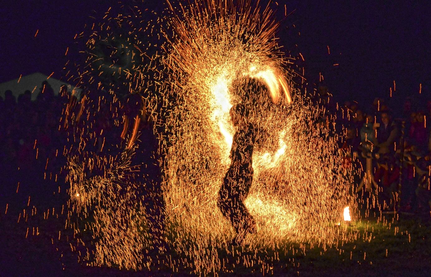 Nowa Huta w ogniu. Zobacz specjalny pokaz