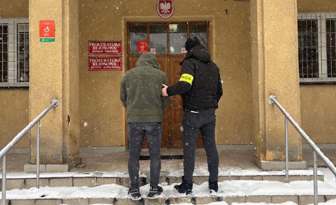 Kraków. Próbowali wymusić pieniądze od właściciela stoiska w galerii