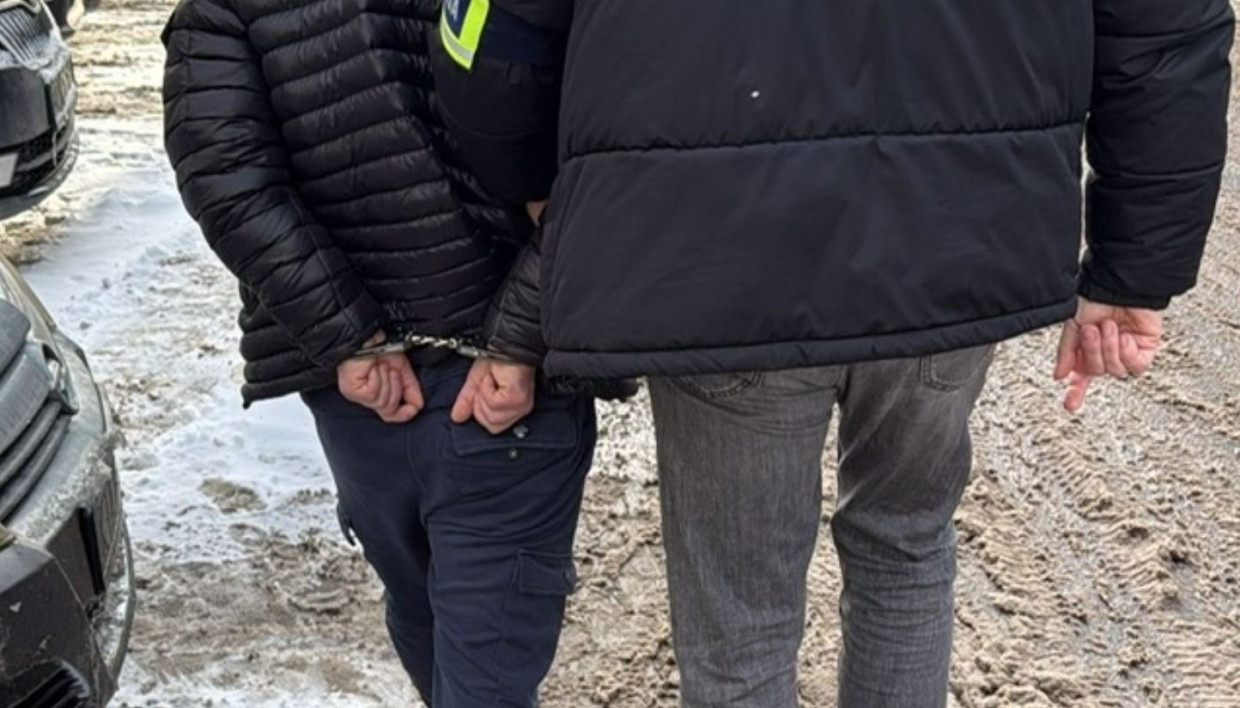 Ukrywali się w mieszkaniu na Krowodrzy. Są już w rękach policji, a lista zarzutów jest długa
