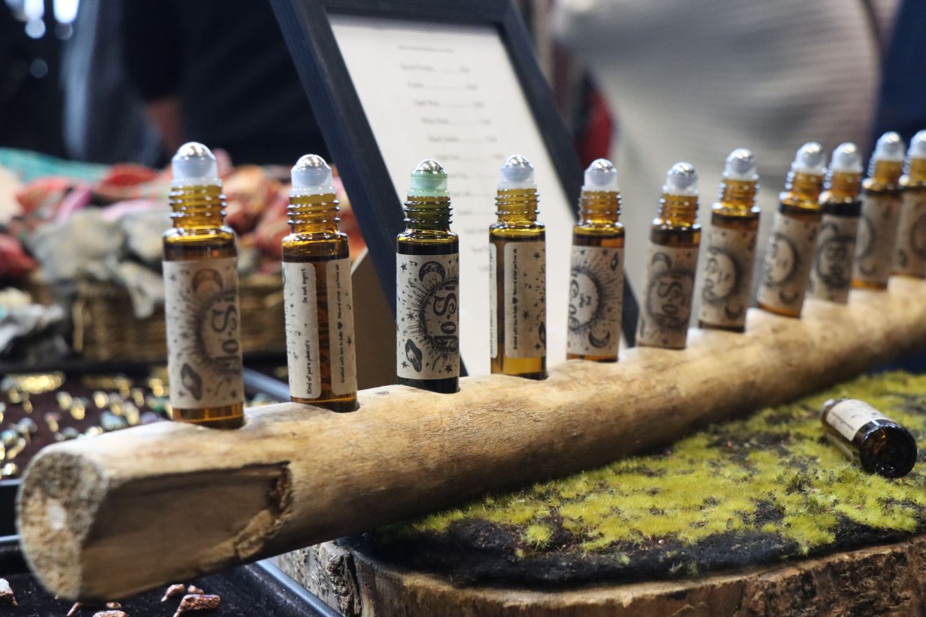 Magiczna atmosfera w Hali Cracovia. Targi Ezoteryczne w Krakowie [ZDJĘCIA]