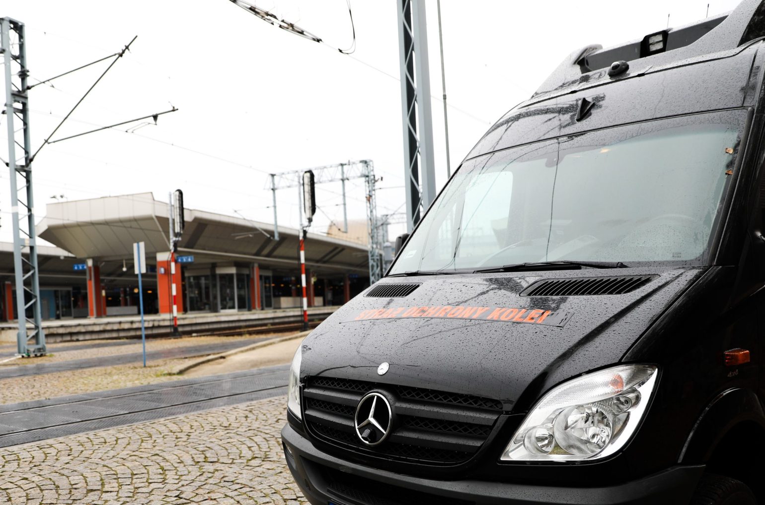 Chuligański wybryk na Dworcu Głównym. Straty liczone w tysiącach