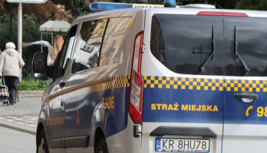 "Radiowóz straży miejskiej w Krakowie"