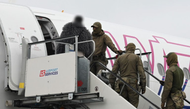 "Zatrzymana kobieta w samolocie"