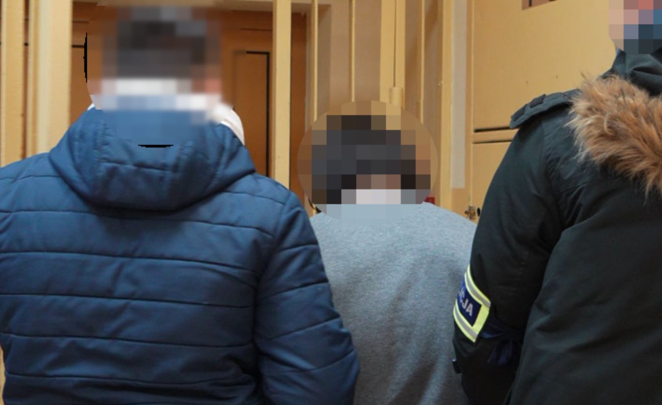 Dramat przed hotelem w Krakowie. 33-latek w stanie krytycznym