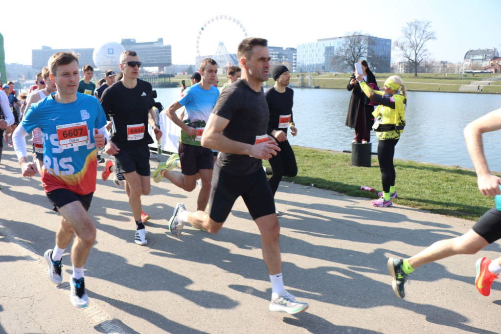 "11. Krakowski Bieg z Dystansem „Dla Małych Serc” na 5 km25"