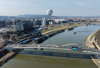 "Kraków. Kładka nad Wisłą Kazimierz – Ludwinów. zdjęcia"