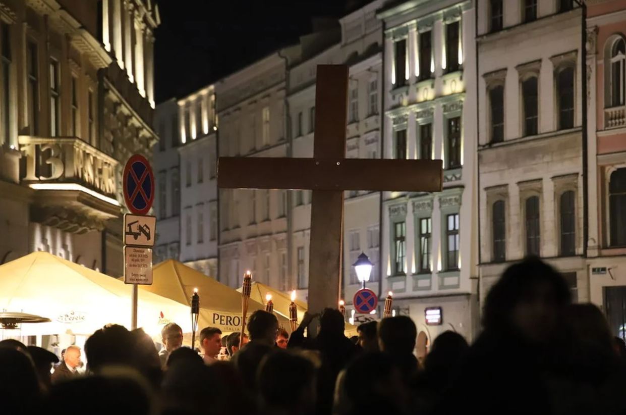 MPK Kraków informuje o utrudnieniach. Powodem Akademicka Droga Krzyżowa