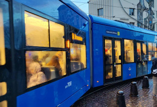 "Tramwaj na węźle Bagatela w Krakowie"