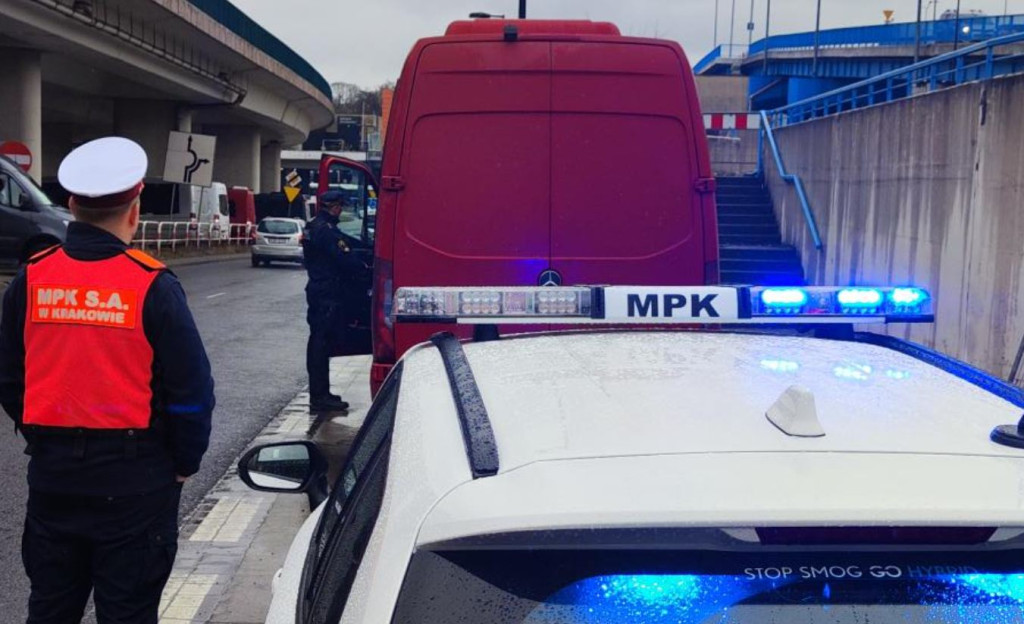 Kraków walczy z blokowaniem tramwajów. Ruszyły kontrole i będą zmiany