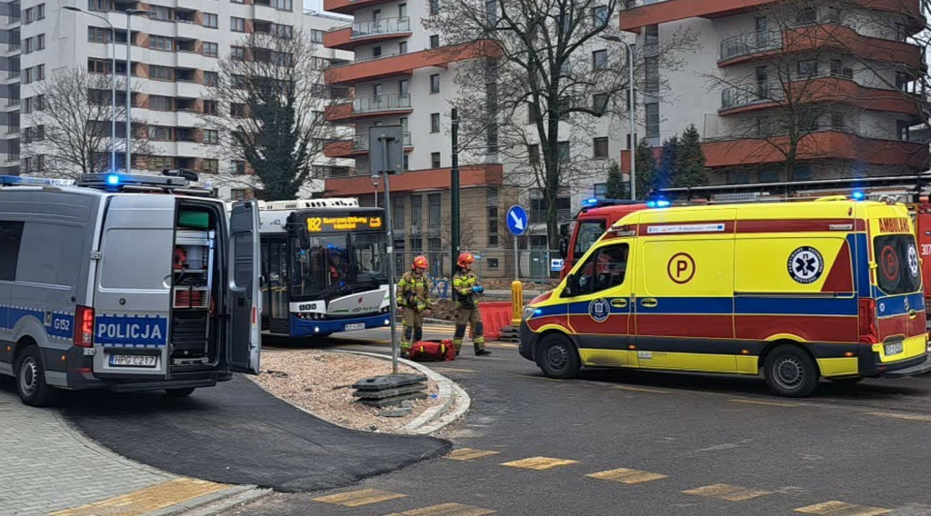 Niebezpieczne zdarzenie na Dobrego Pasterza w Krakowie. Autobus potrącił dziecko