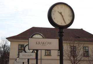 "Zegary w Krakowie przy teatrze Słowackiego"
