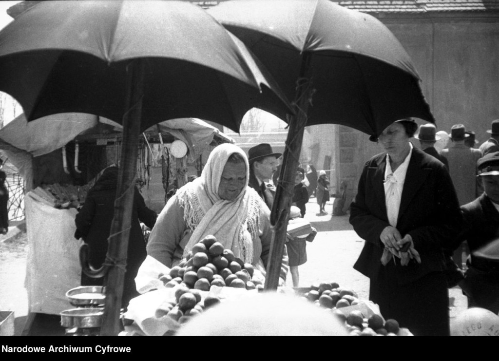 "Emaus w Krakowie na archiwalnych zdjęciach"