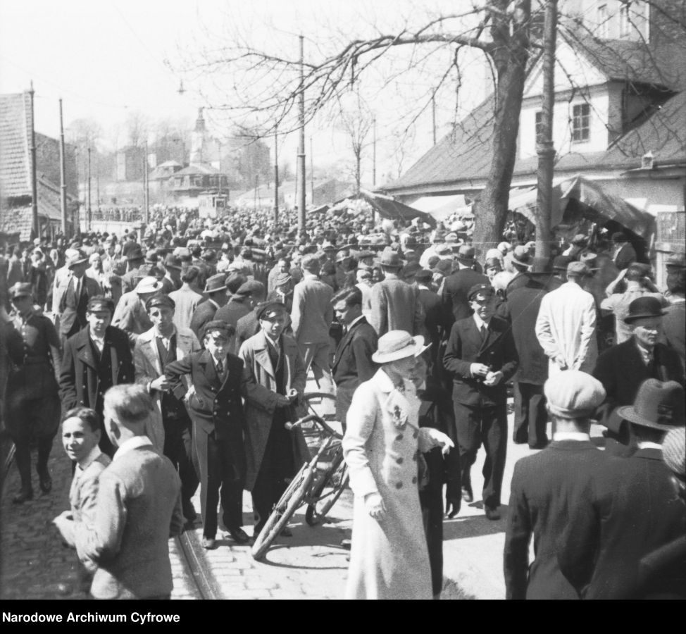 "Emaus w Krakowie na archiwalnych zdjęciach"