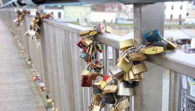 "Kłódki na kładce"