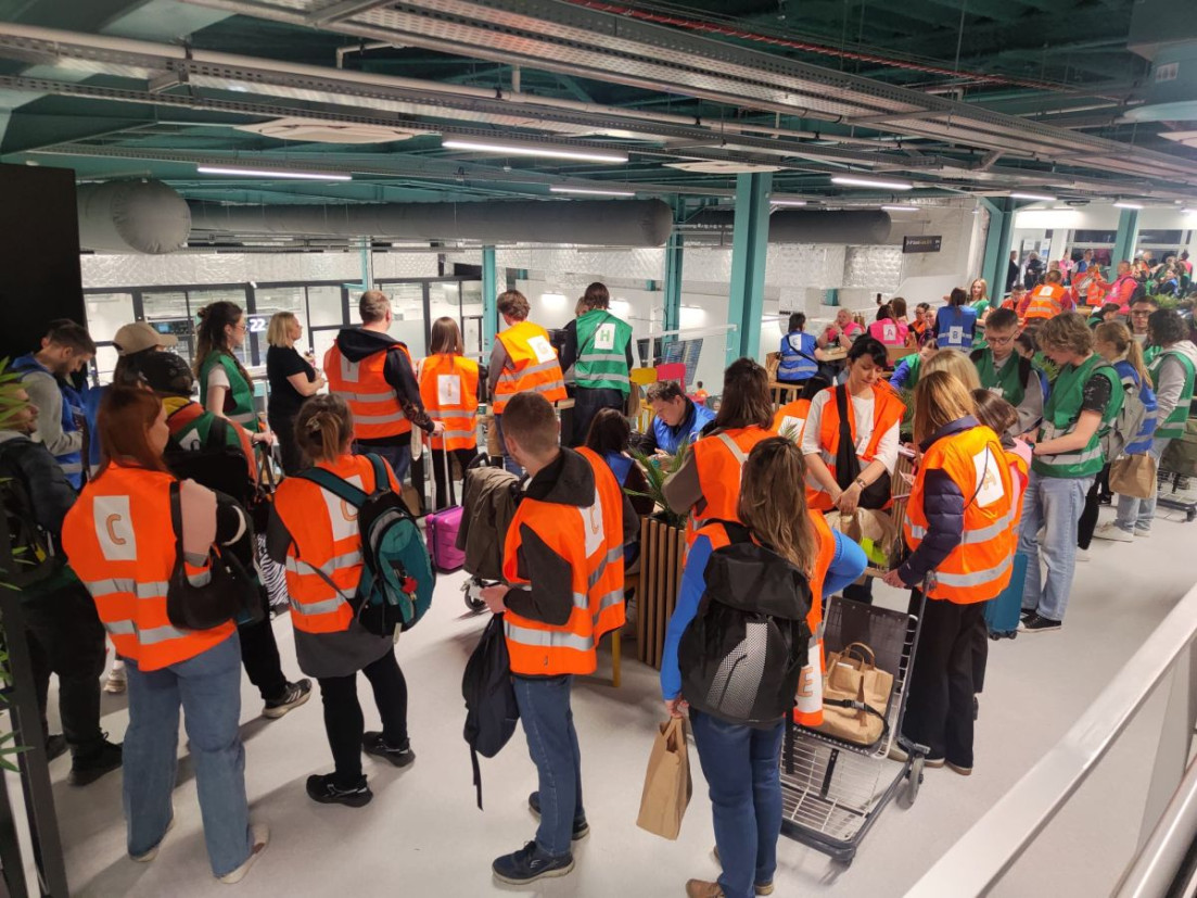 Nocna akcja w Kraków Airport. 300 osób testowało nowy terminal [ZDJĘCIA]