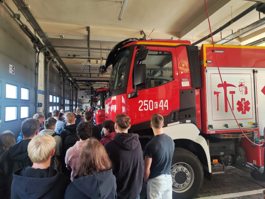 Tłumy na Dniu Otwartym w Krakowie. Szkoła Aspirantów PSP otworzyła drzwi [ZDJĘCIA]