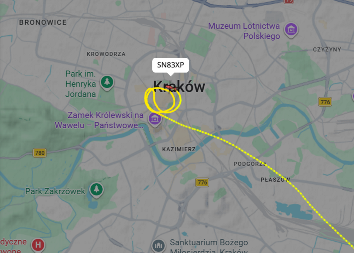 Nad centrum Krakowa lata policyjny śmigłowiec. Wyjaśniamy dlaczego