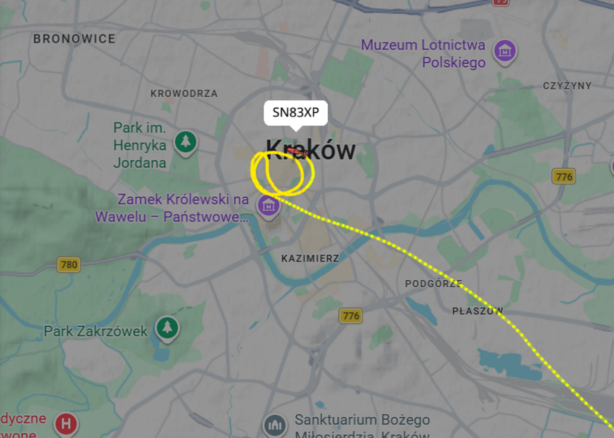 Nad centrum Krakowa lata policyjny śmigłowiec. Wyjaśniamy dlaczego