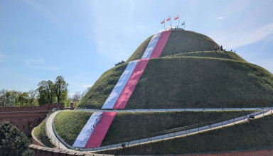 "Kopiec Kościuszki flaga Polski"